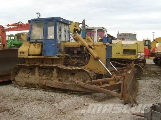 Komatsu D65E-8 Bulldozer