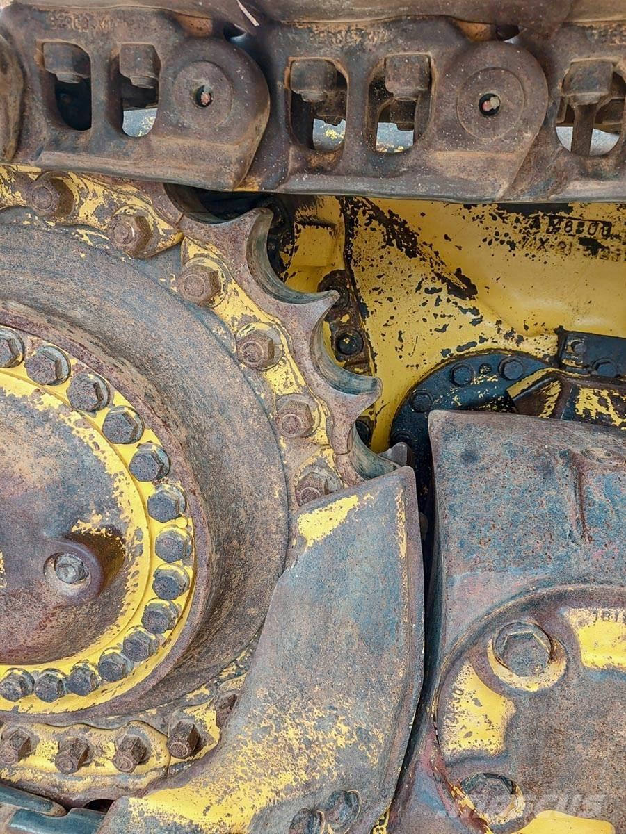 Komatsu D65PX-17 Bulldozer