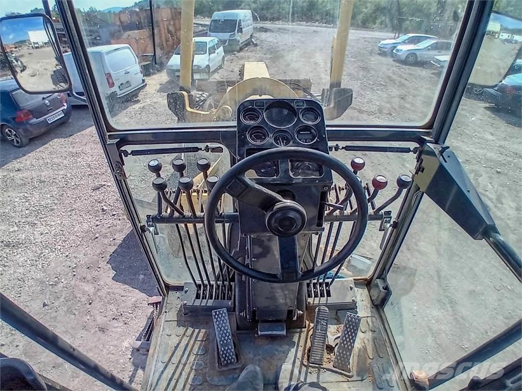 Komatsu GD655-3A Grader