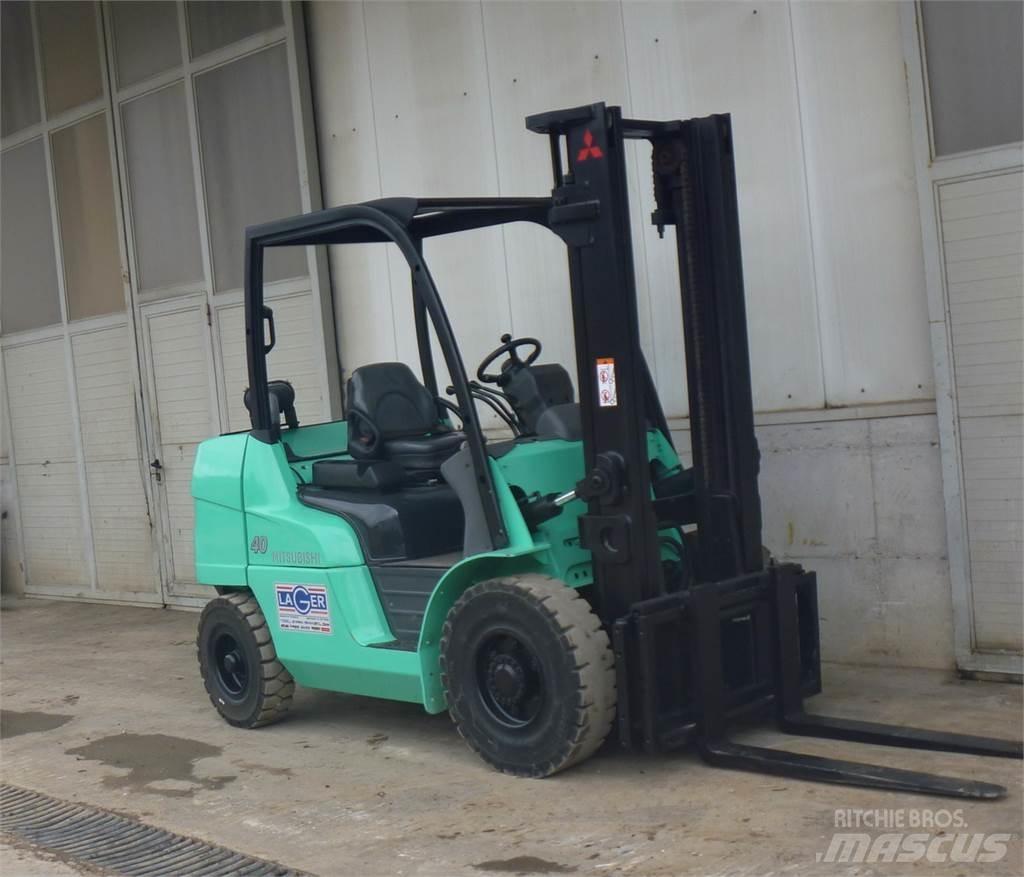 Mitsubishi FD40N Diesel Stapler