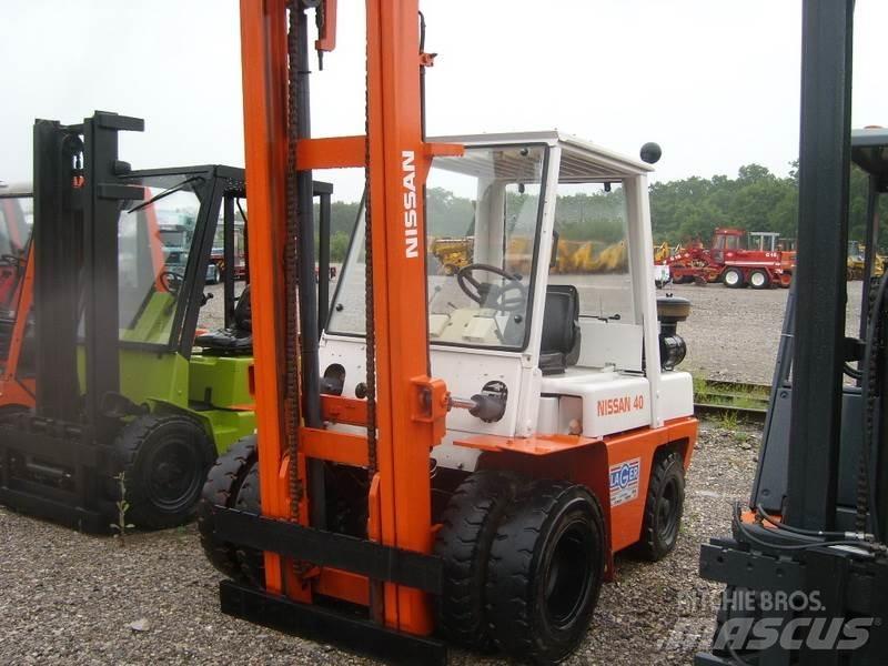 Nissan 40 Diesel Stapler