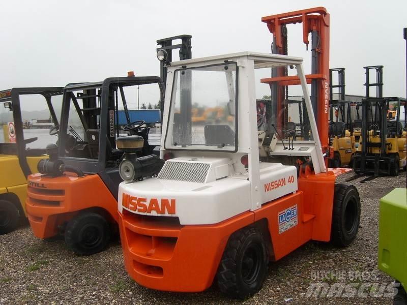 Nissan 40 Diesel Stapler