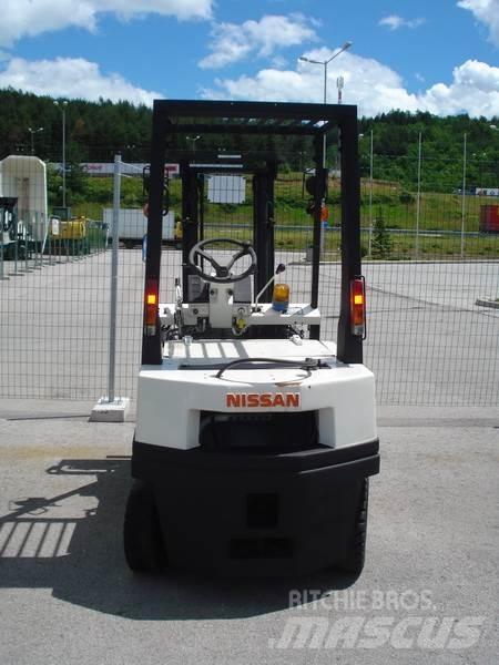 Nissan H01A15 Gas Stapler