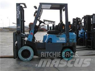 Nissan NJ01A15 Gas Stapler