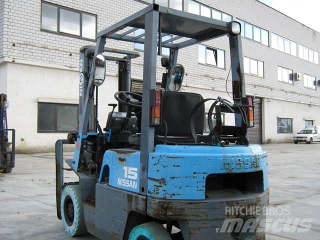 Nissan NJ01A15 Gas Stapler