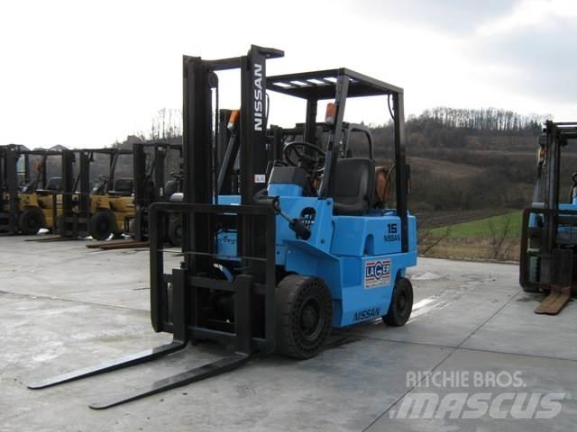 Nissan NJ01A15 Gas Stapler