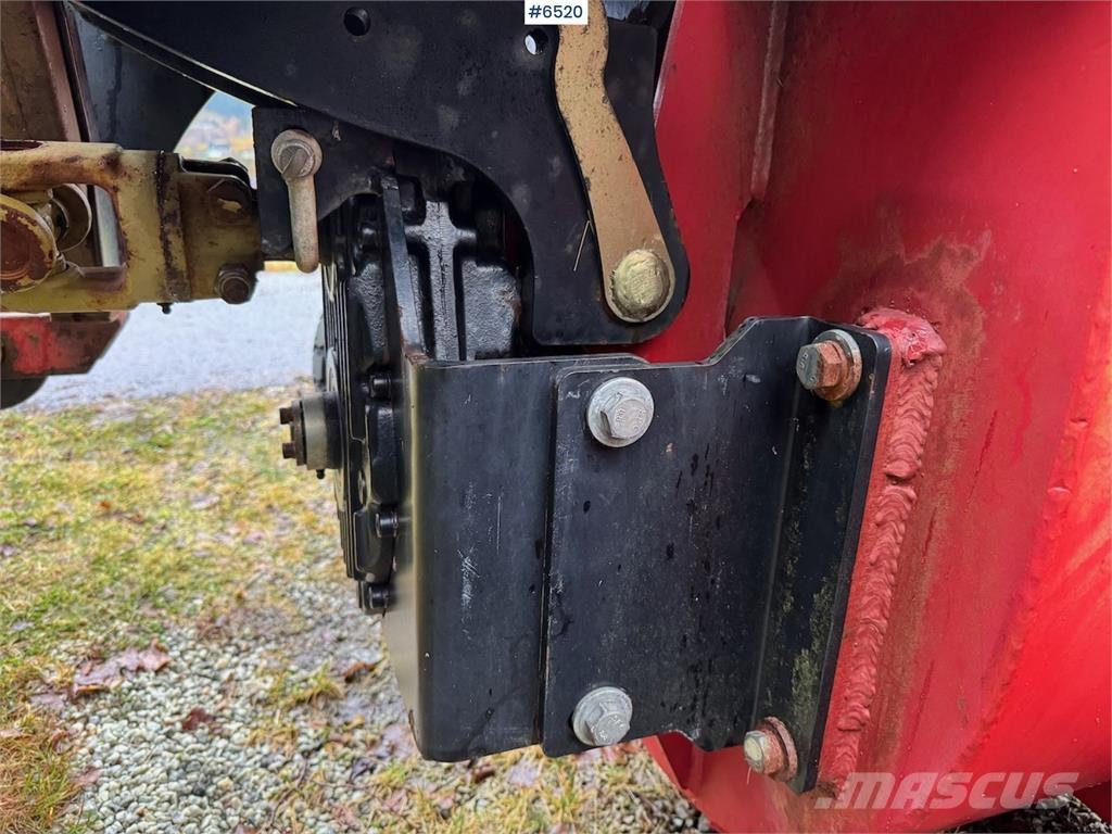 Dalen 2010-D Schneeschilde und -pflüge