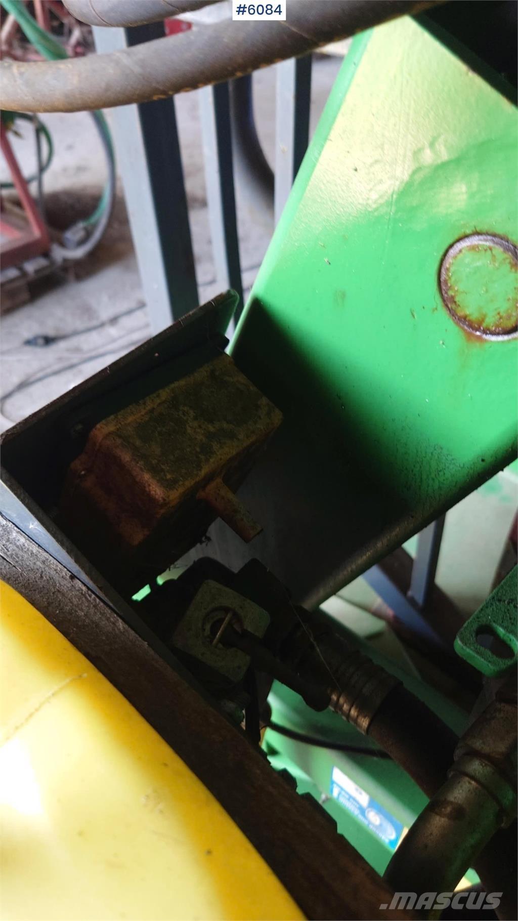 Farma T10 Holzanhänger