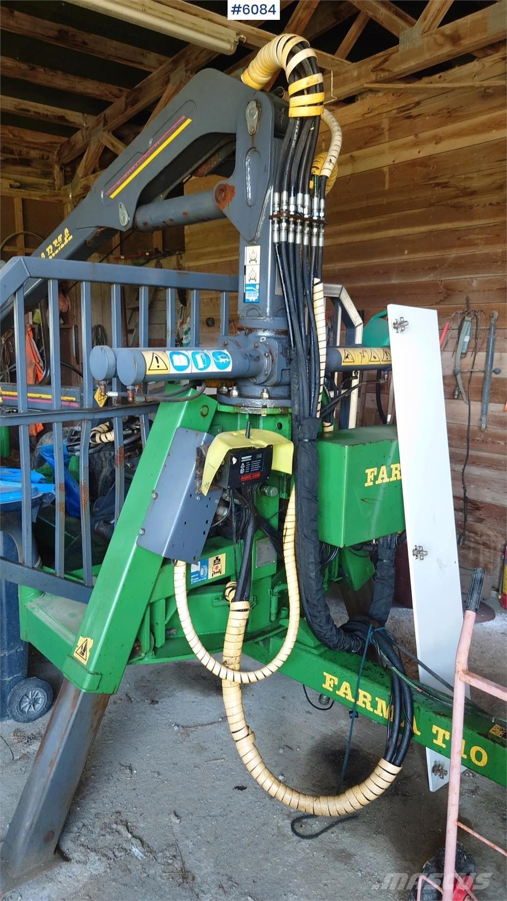 Farma T10 Holzanhänger