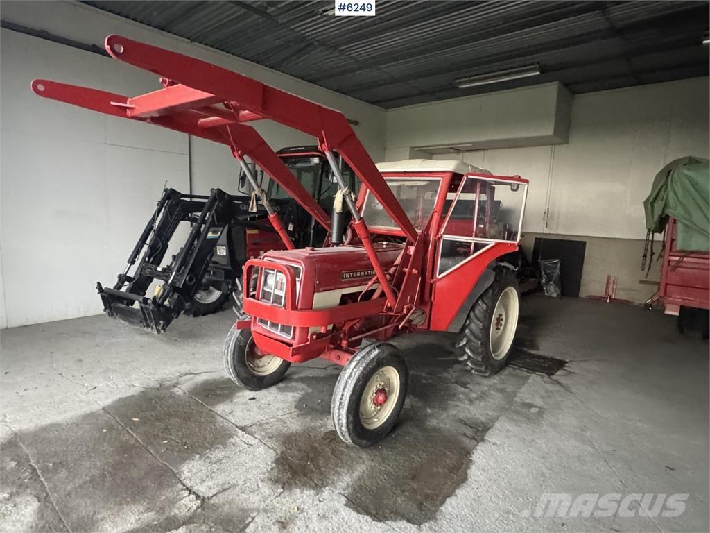 International 444 Traktoren