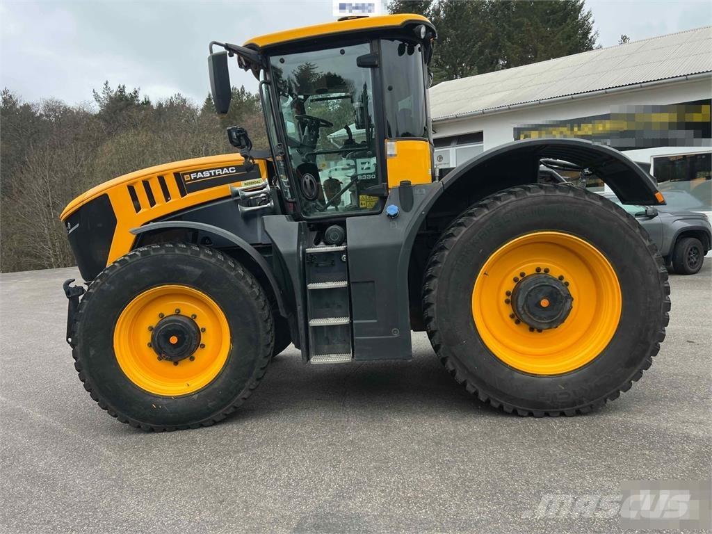 JCB Fastrac 8330 Traktoren