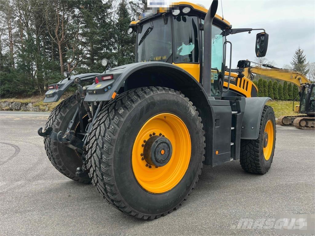 JCB Fastrac 8330 Traktoren