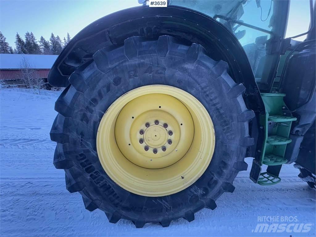 John Deere 6215R Traktoren