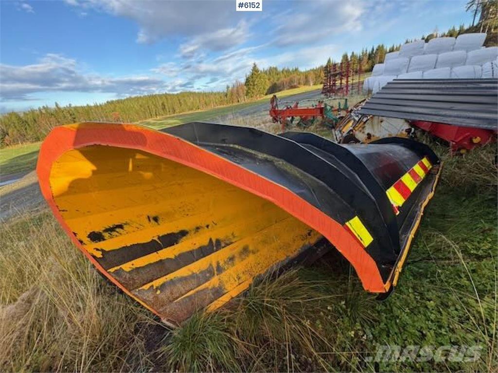  Øveraasen 2651 Schneeschilde und -pflüge