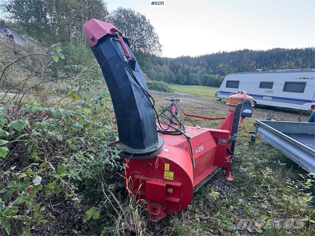 Sisu Handel V-230 Schneeschilde und -pflüge