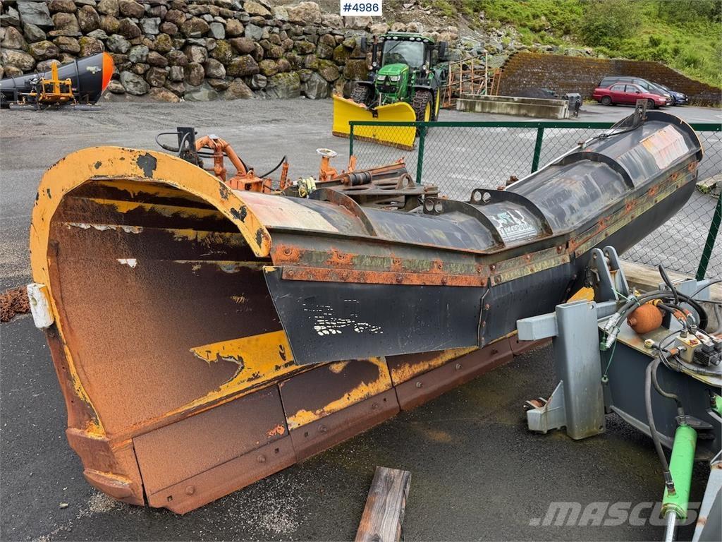 Tellefsdal K70 Schneeschilde und -pflüge
