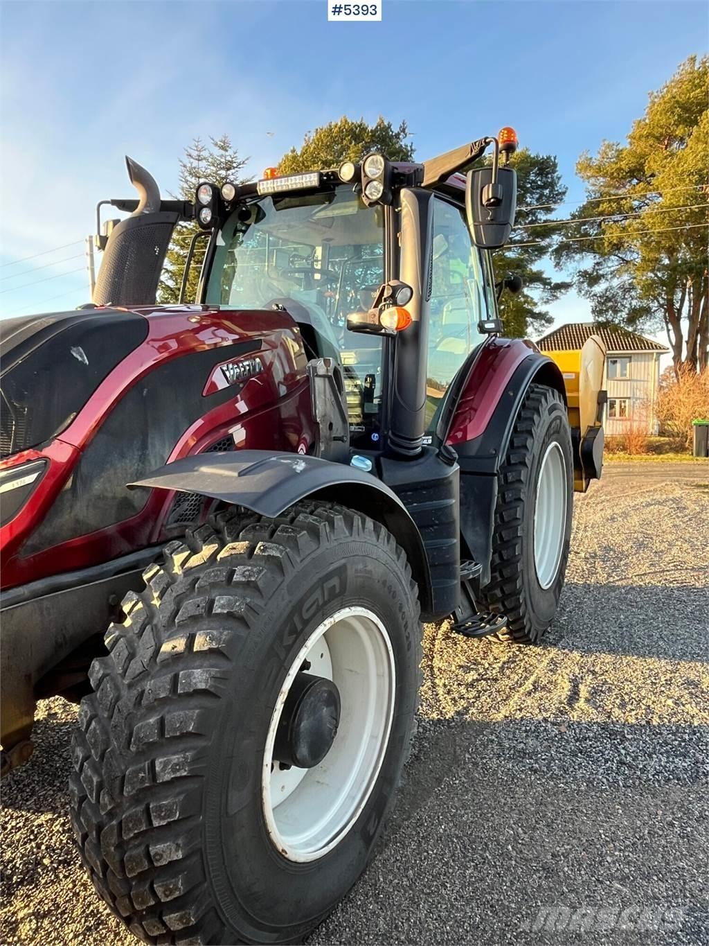 Valtra T174E Traktoren