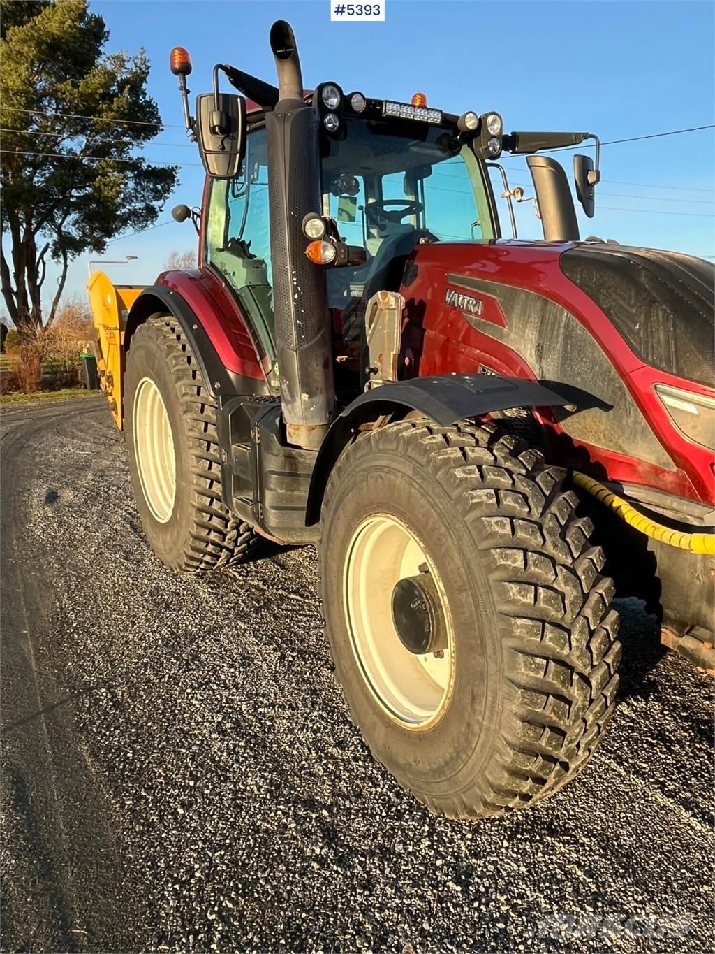 Valtra T174E Traktoren