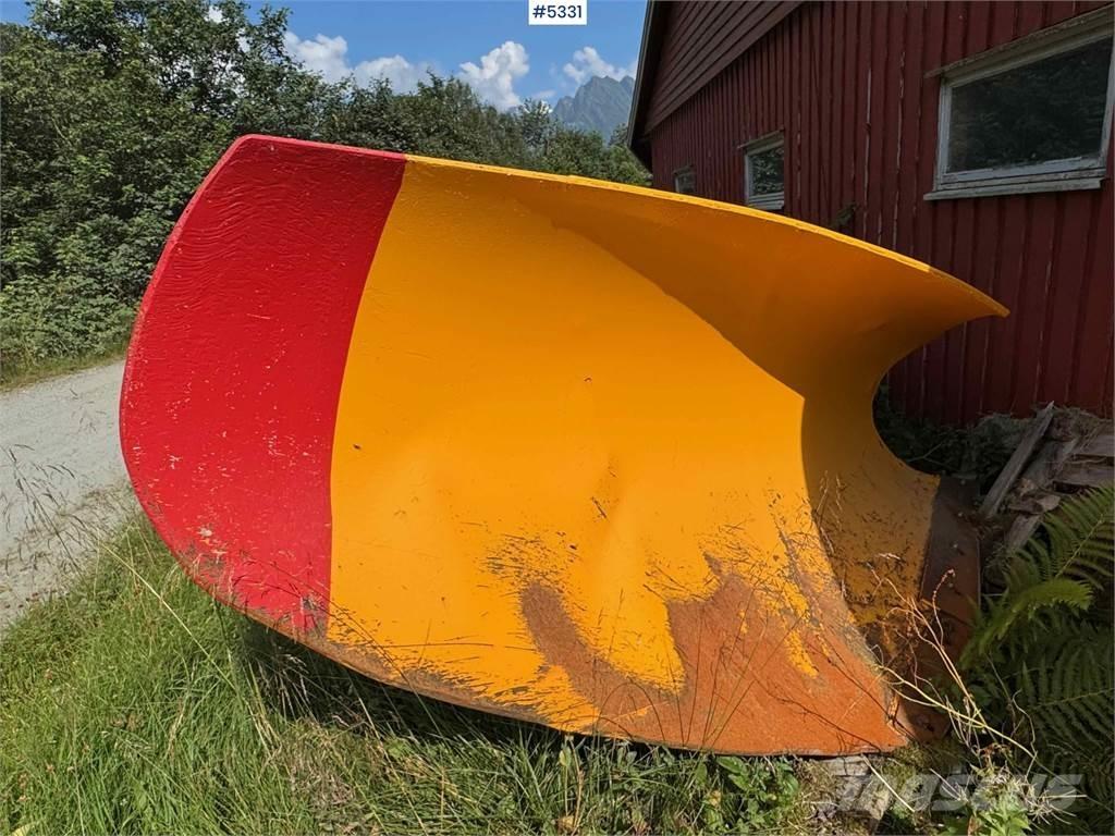 Viking L275E Schneeschilde und -pflüge
