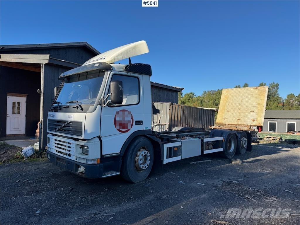 Volvo FM 6x2. Andere Fahrzeuge