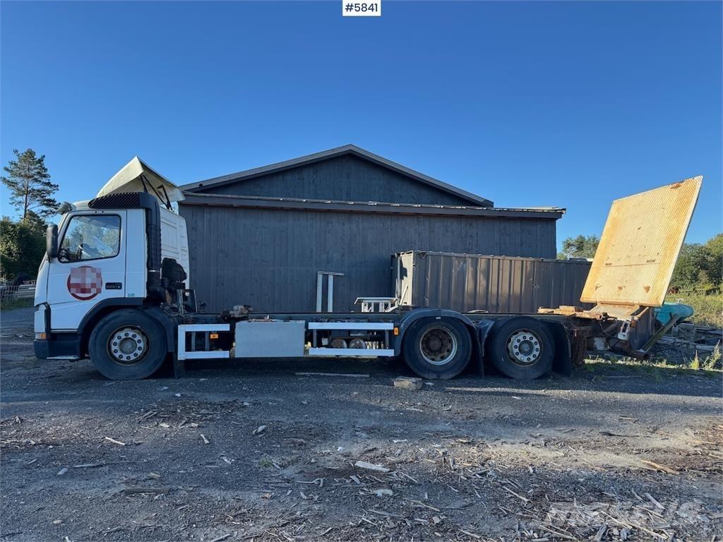 Volvo FM 6x2. Andere Fahrzeuge