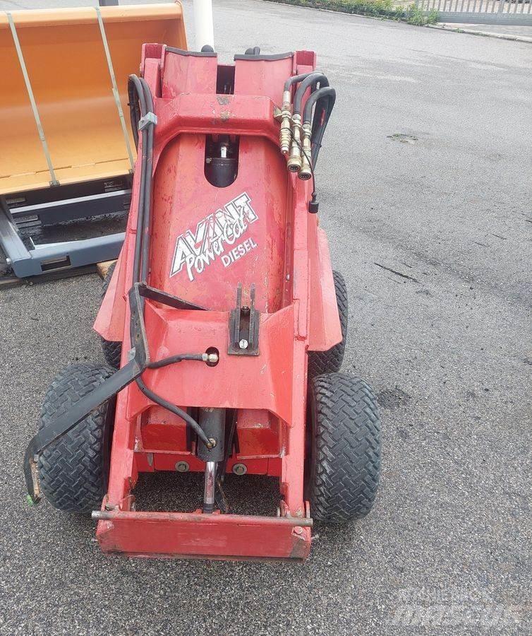 Avant 320 Hoflader