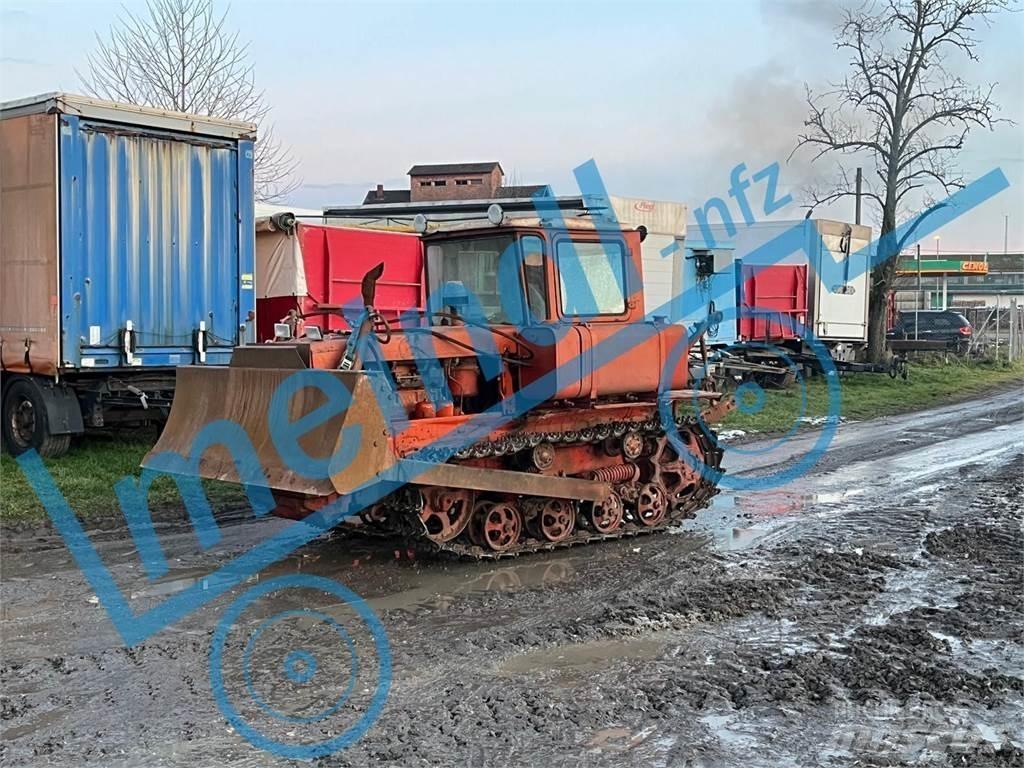  DT 75 Raupe Traktoren