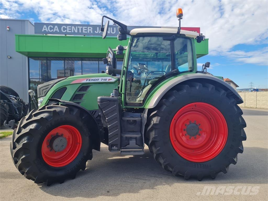 Fendt 718 Vario Traktoren
