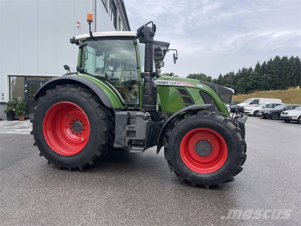 Fendt 724 Vario Traktoren
