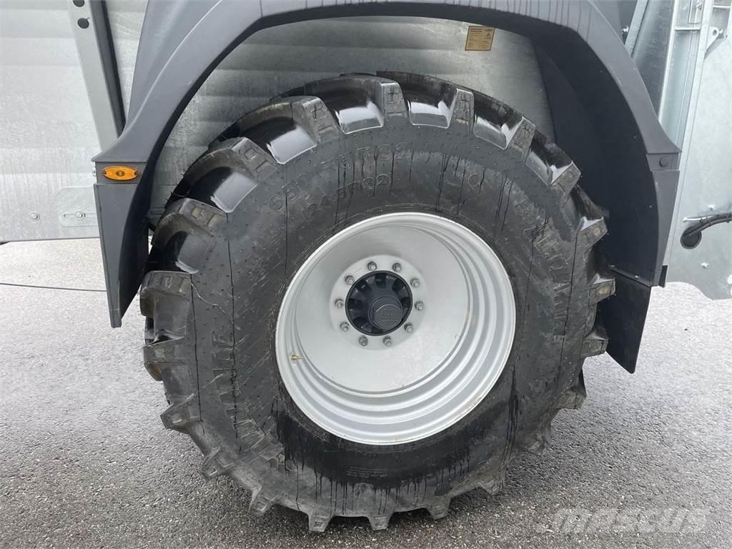 Fliegl ADS 120 Düngemittelverteiler