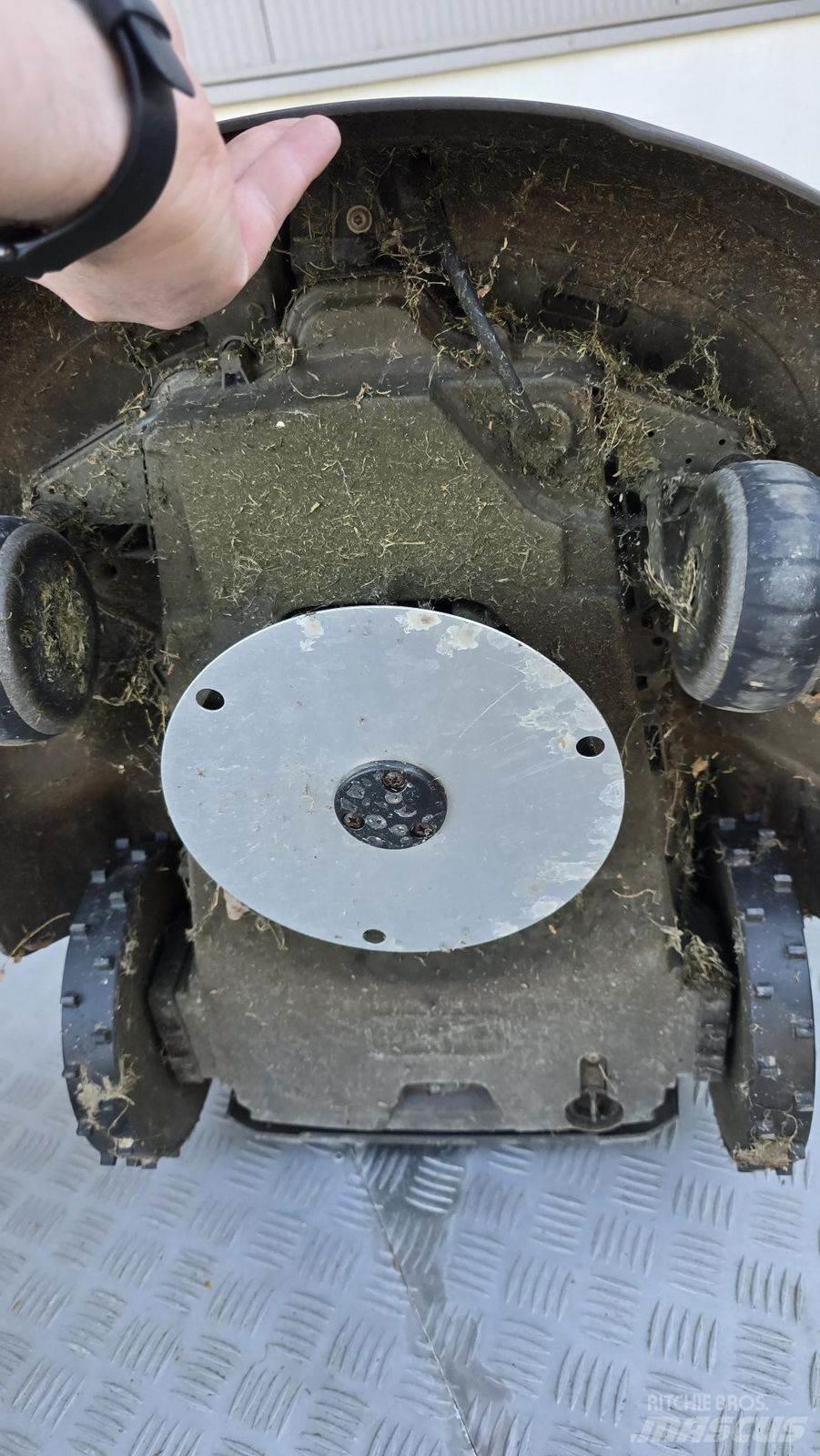 Husqvarna AM310 Sonstige Kommunalmaschinen