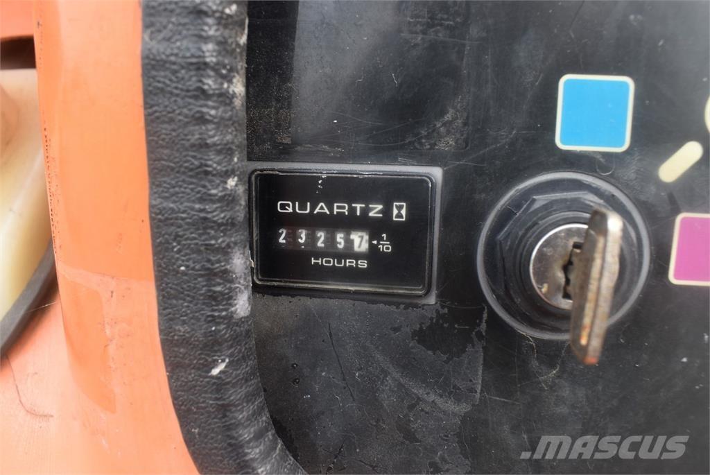 JLG 450AJ Gelenkteleskoparbeitsbühnen