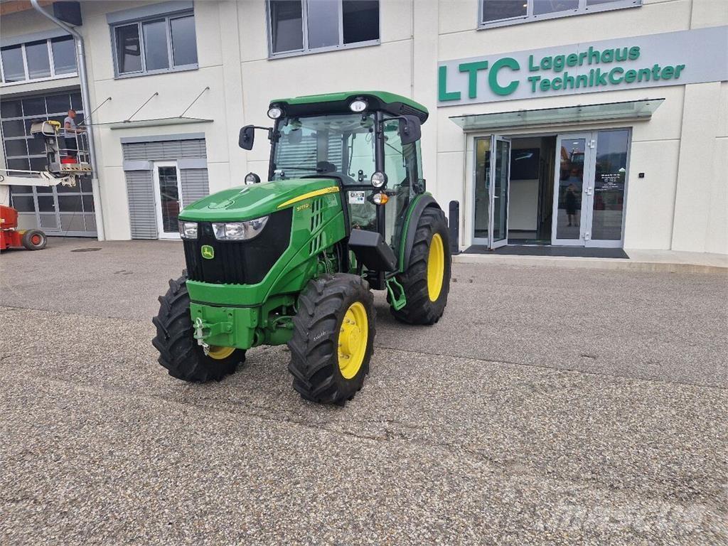 John Deere 5075 GF Traktoren