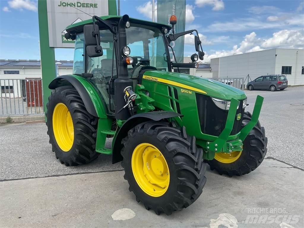 John Deere 5100M Traktoren