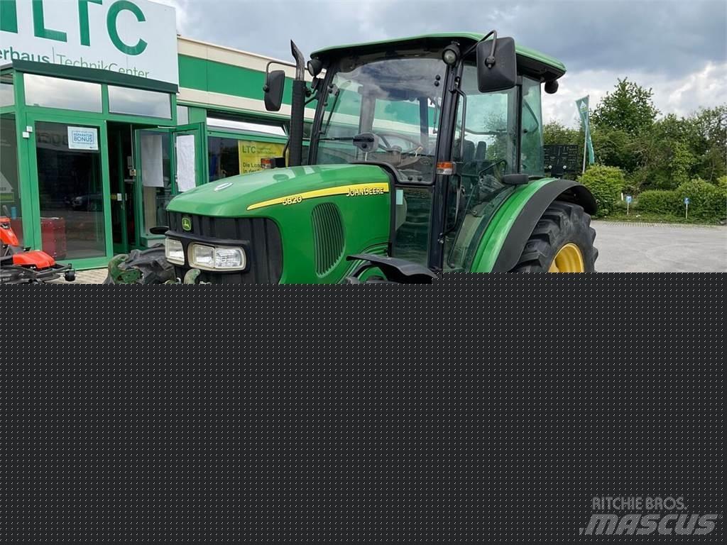 John Deere 5820 Traktoren