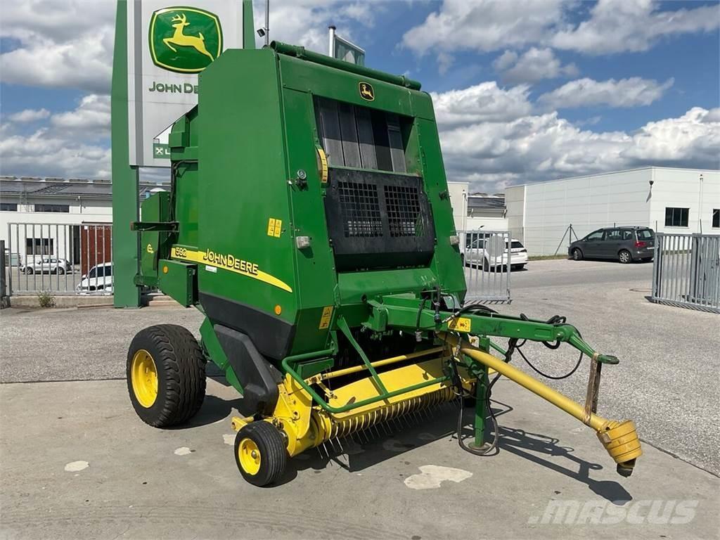 John Deere 592C Rundballenpressen