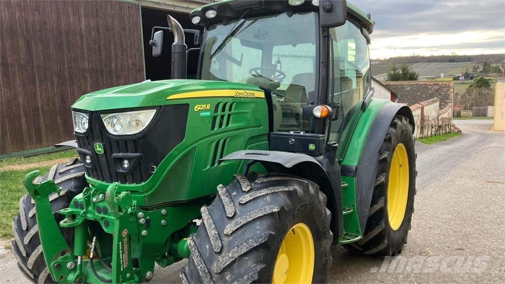 John Deere 6125R Traktoren