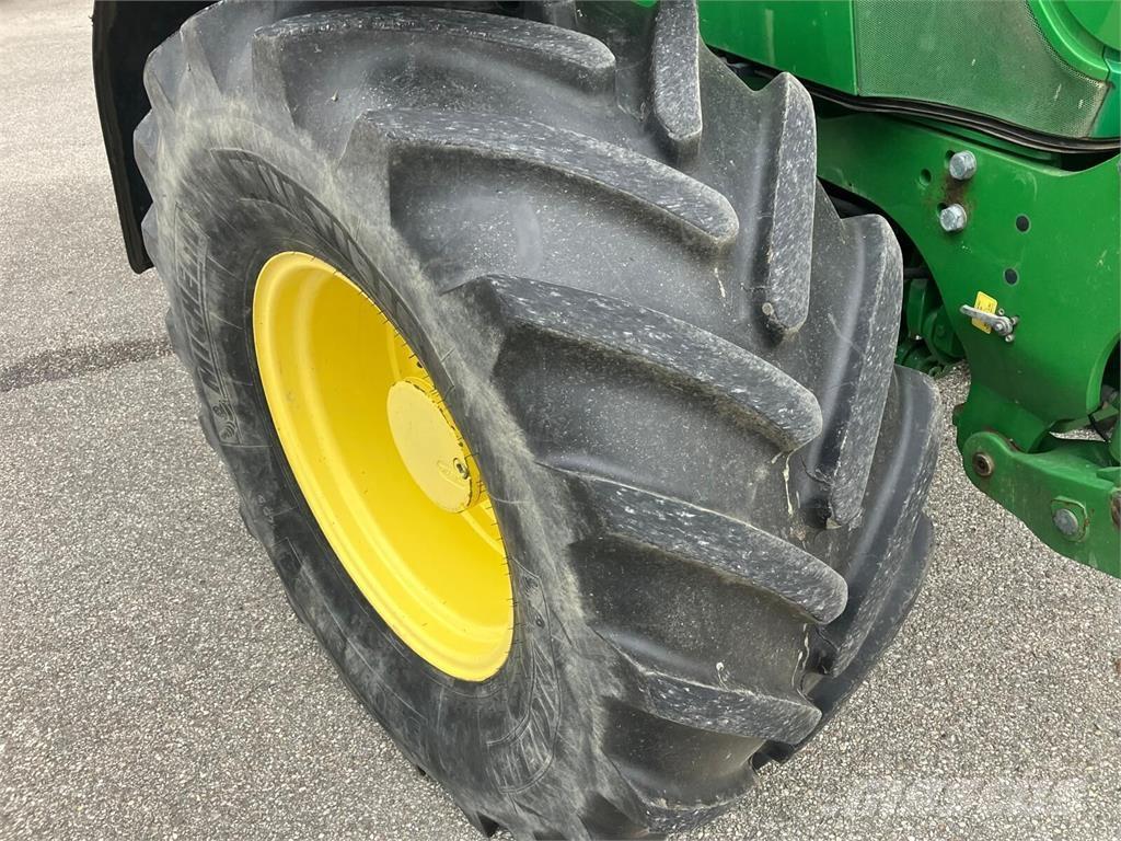 John Deere 6125R Traktoren