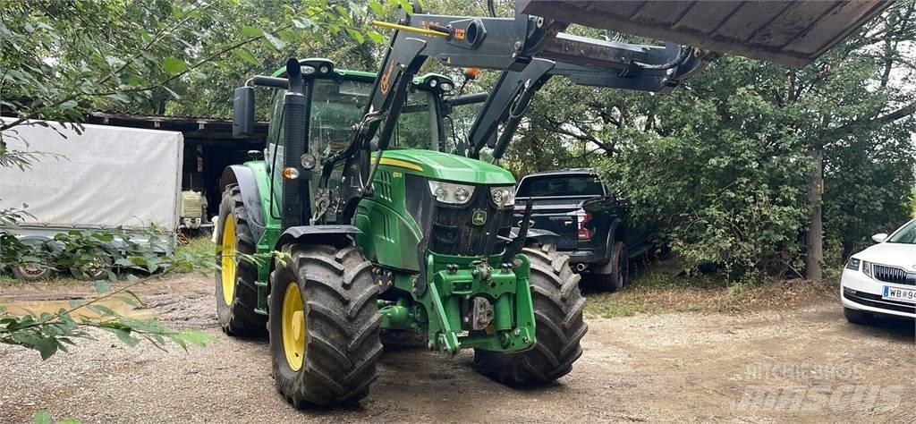 John Deere 6130R Traktoren