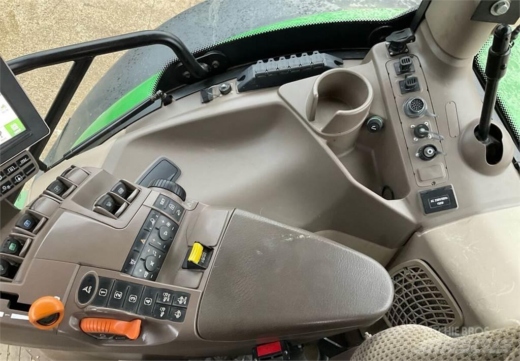 John Deere 6215R Traktoren