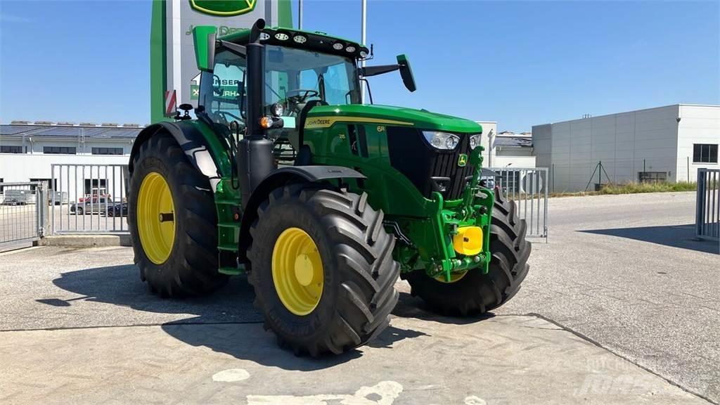 John Deere 6R 215 Traktoren
