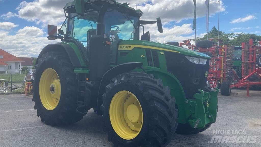 John Deere 7R 330 Traktoren