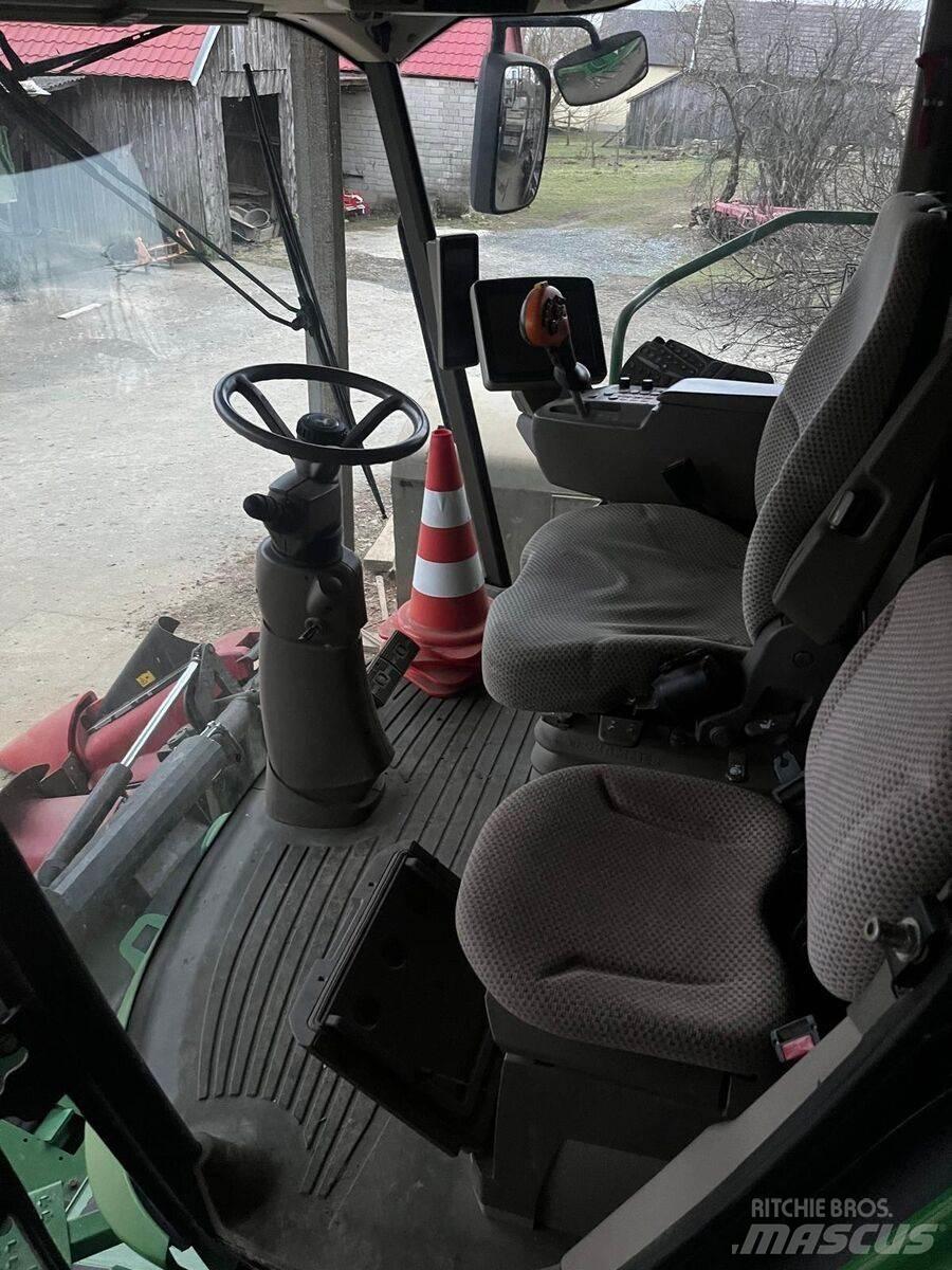 John Deere S670i Mähdrescher