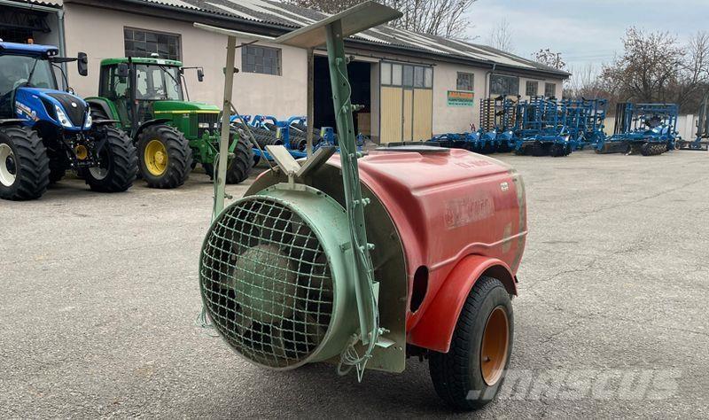 Lochmann RP 10/32 Anhängespritzen