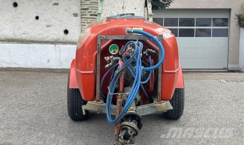 Lochmann RP 10/32 Anhängespritzen