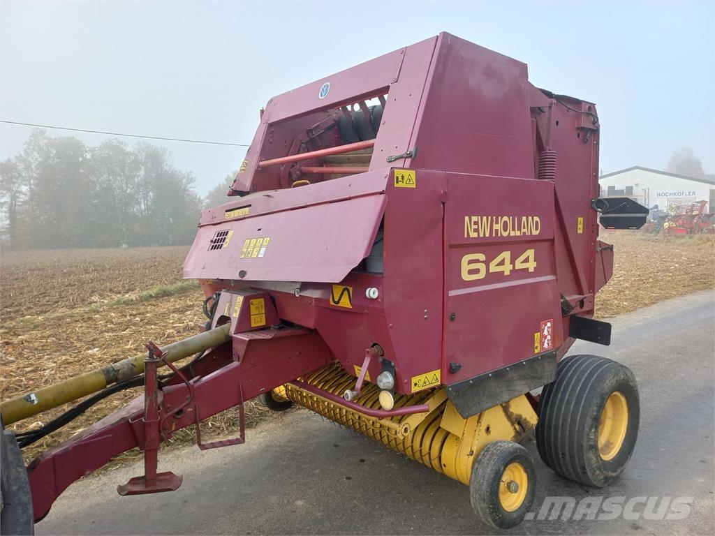 New Holland 644 Rundballenpressen
