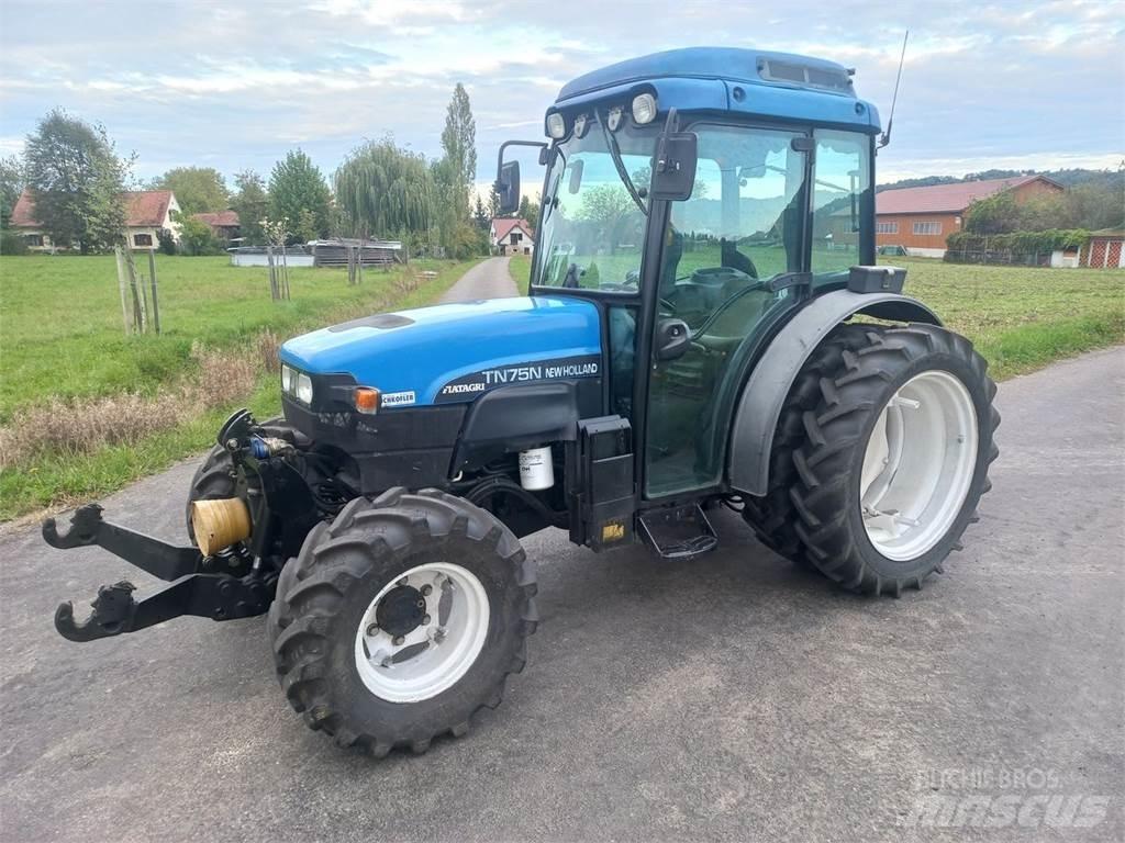 New Holland TN-N 75 Traktoren