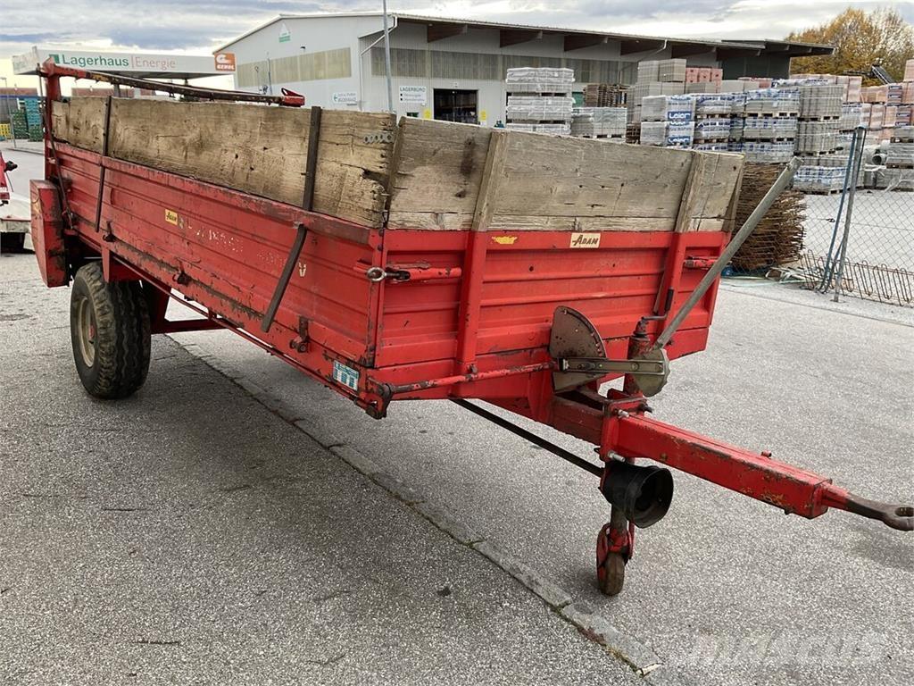 Pöttinger 4000 Düngemittelverteiler