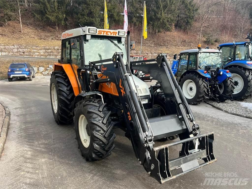 Steyr 975A Traktoren