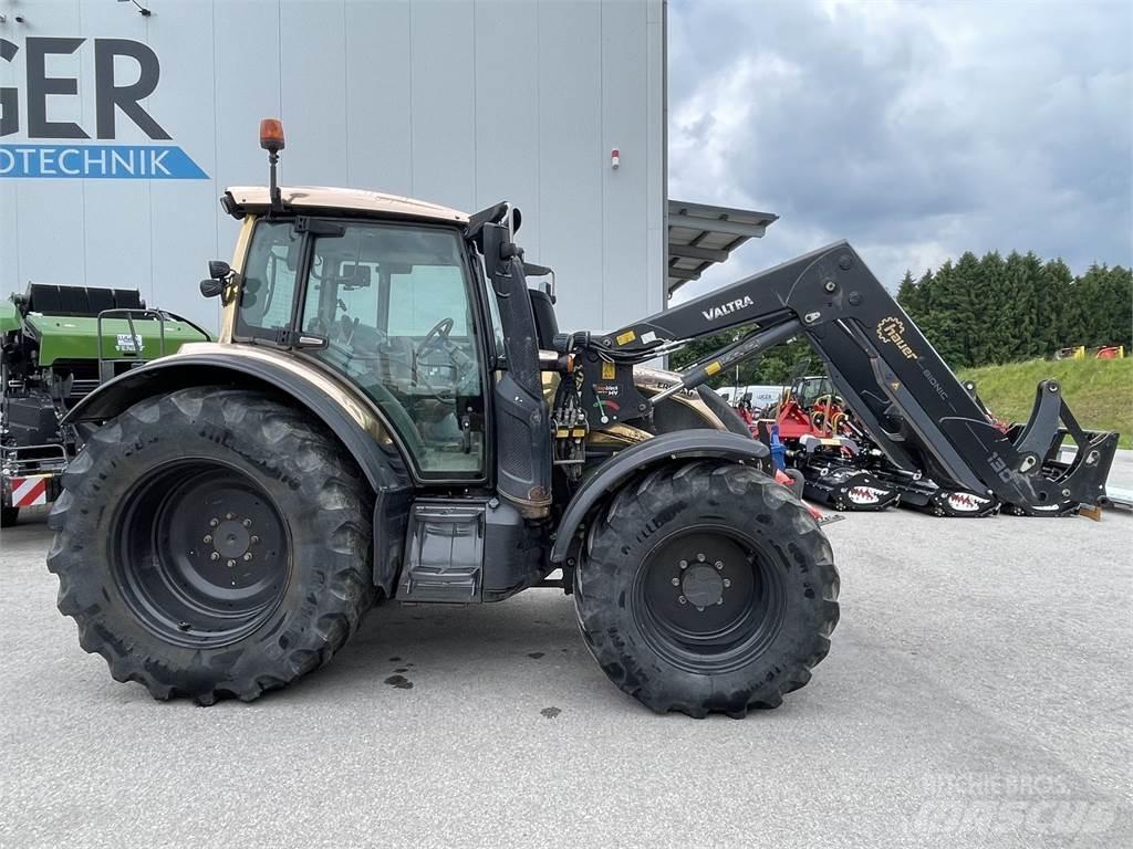Valtra N174 HiTech Traktoren